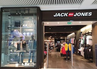 JACK & JONES