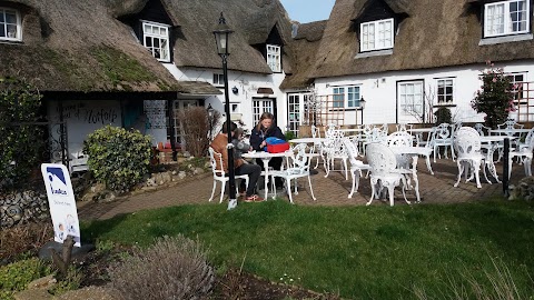 Arthur’s River View Cottage