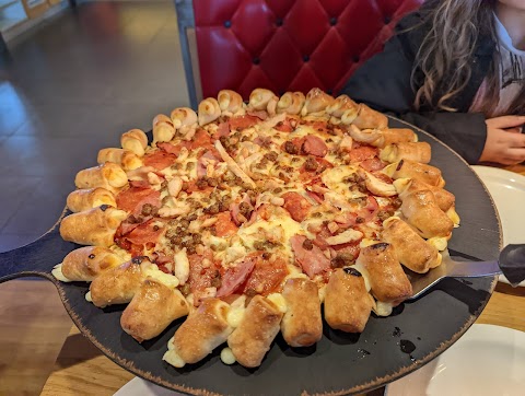 Pizza Hut Restaurants