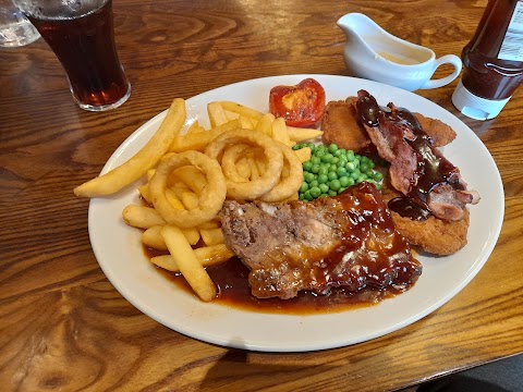 Gildersome Arms, Greene King Pub & Carvery