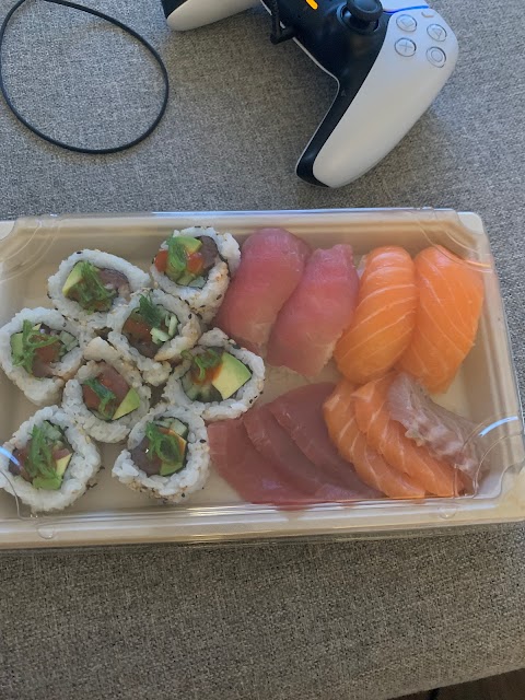 Waka Waka Sushi (Battersea)