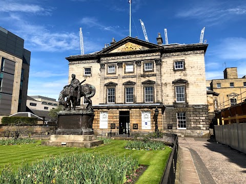 St. Andrew Square Garden