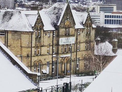 Jami'ah al-Madinah (Islamic Seminary) Bradford: Dawat-e-Islami UK