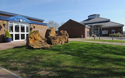 St Thomas C of E Academy