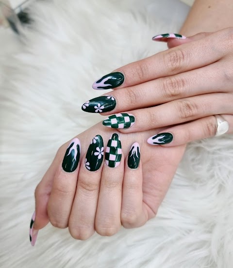 American Nails & Beauty