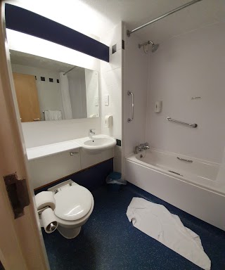 Travelodge Chippenham Leigh Delamere M4 Eastbound