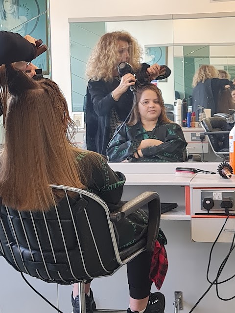 Seville’s Unisex Hair Salon