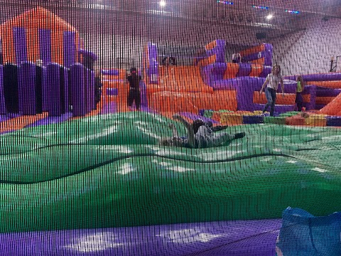 Inflatabubble Theme Park