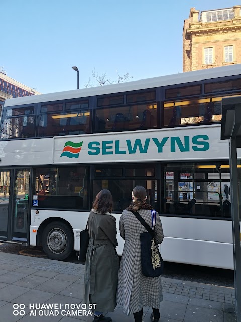 Selwyns Travel | Coach Hire