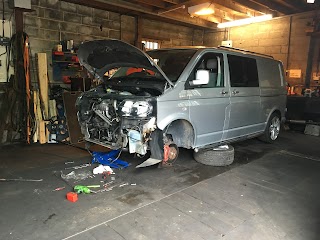 McGregors Autosalvage - Van Breakers