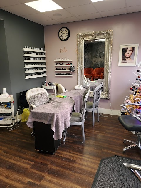 Me Me's Beauty Salon and Semi Permanent Makeup