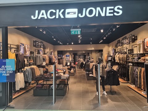 JACK & JONES