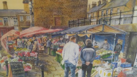 New Mills Outdoor Market