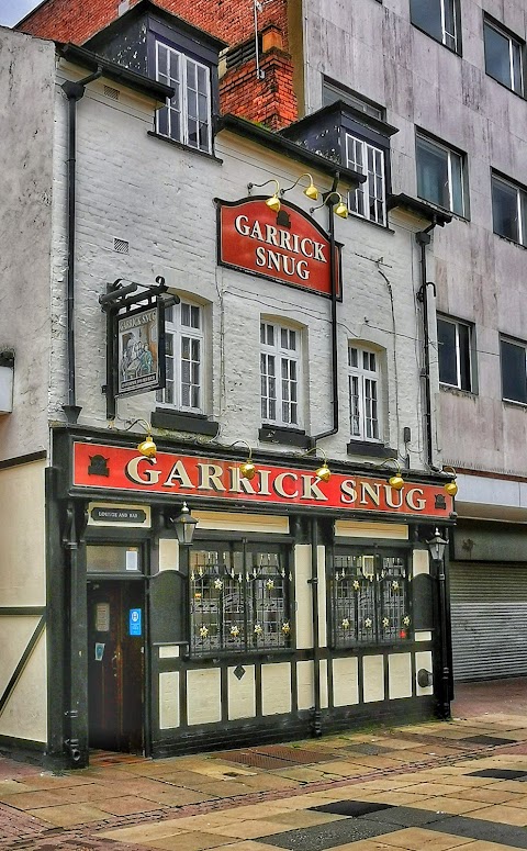 Garrick Snug