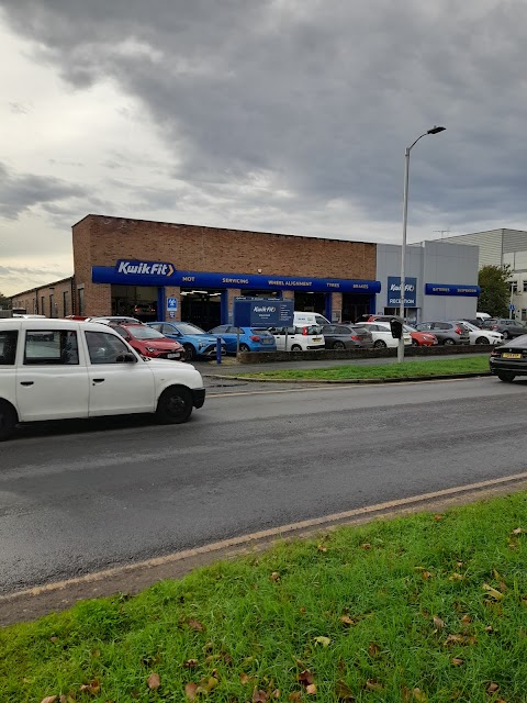 Kwik Fit - Reading - Richfield Avenue