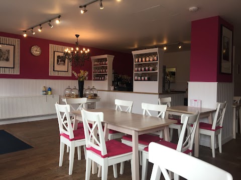 Louie's Coffee & Teahouse - Crowthorne