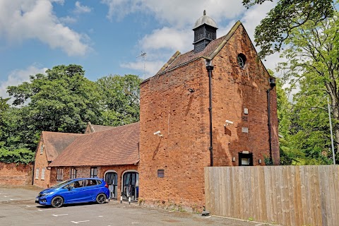 OYO Dovecote Hotel