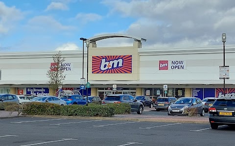 B&M Store