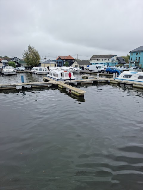 Wroxham Riverside Cottages