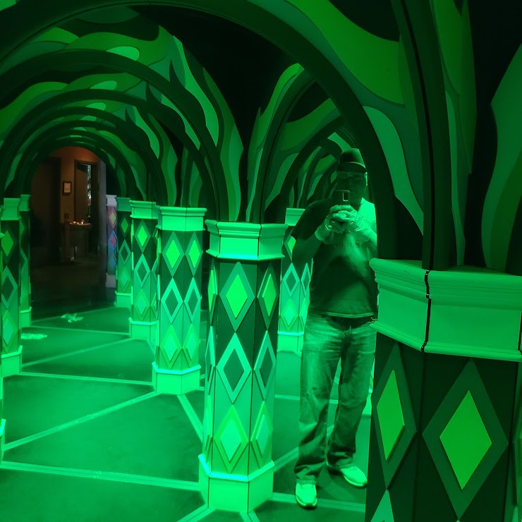 Island Mirror Maze, Pigeon Forge, TN