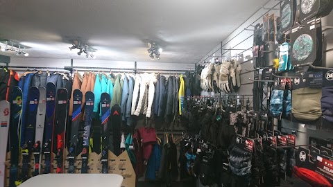 Ski 'n' Boardroom Glasgow - Snowboard/ Ski Specialists