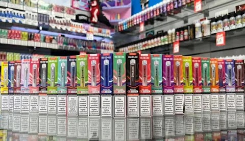 Wine To Dine (Byfleets Local Shop) Geek, Elf & Elux Disposable Vape Retailer