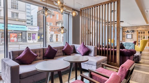 Premier Inn London Hammersmith (Shepherds Bush Road) hotel