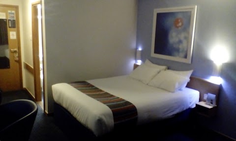 Travelodge Pontefract Ferrybridge A1/M62