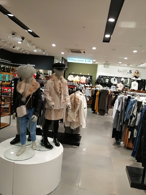 River Island