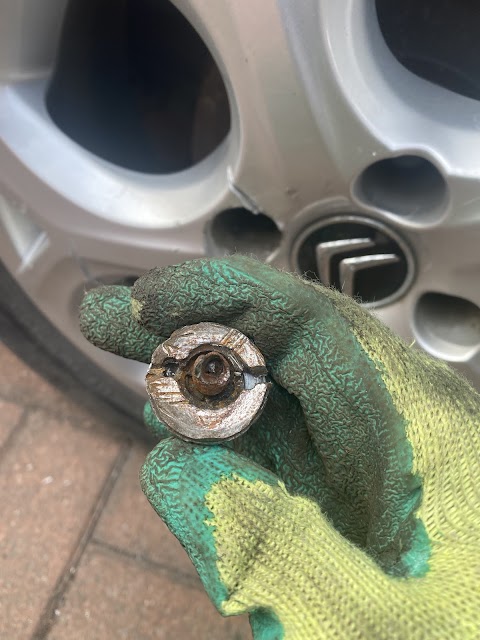 Locking Wheel Nut Removal