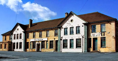 The Raven Hotel