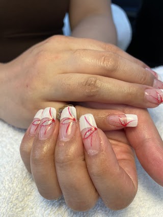 Nina's Nail & Beauty Studio