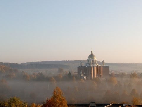 Монумент Героям України