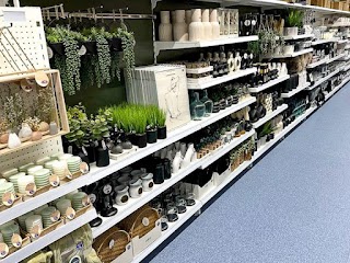 B&M Home Store