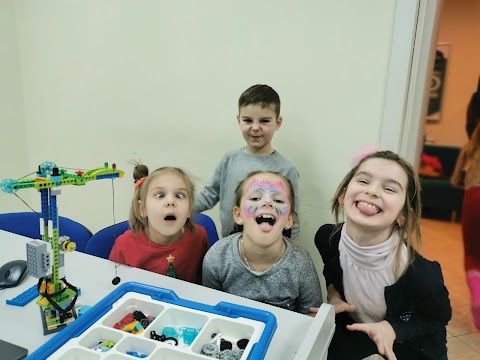 Kids&Robots клуб робототехніки та механіки