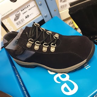 R. Allen ‘comfort fitting footwear’