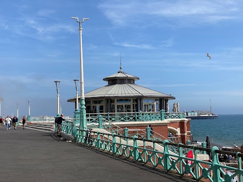 The Beach Hut Cafe