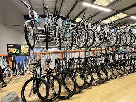 Halfords - Wrexham