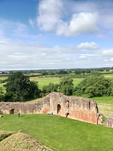 Kenilworth Castle and Elizabethan Garden