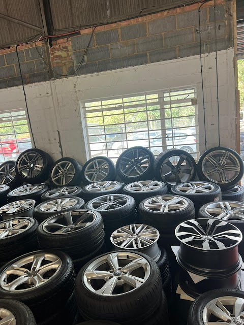 Coombe Tyres and Wheels