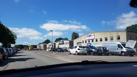 Screwfix Farnborough - Invincible Road