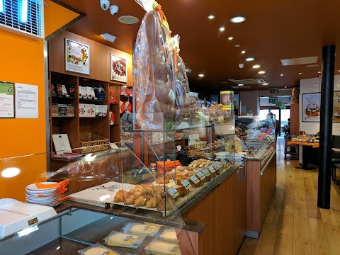 Belgique Cafe and Patisserie