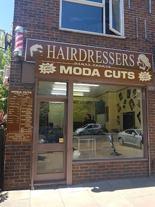 Hairdresser Moda Cut