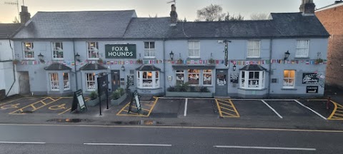 Fox & Hounds