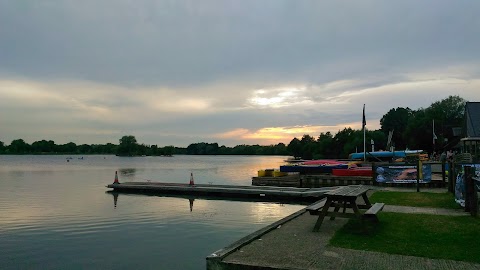 Cotswold Lake Houses