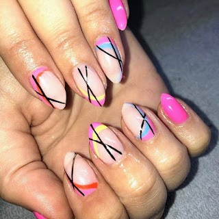 Vic's Creative Nails