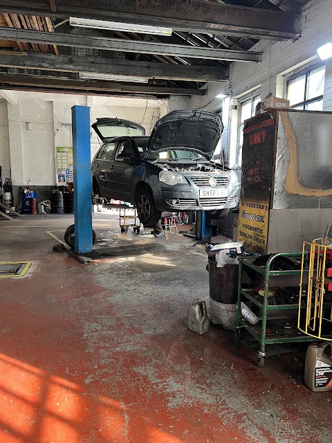 S.M Autos | A Car Repair & Mot Station