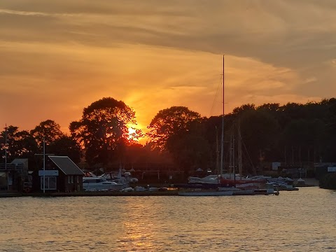 Norfolk Broads Direct