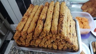 Apna Daal Roti and Naan.