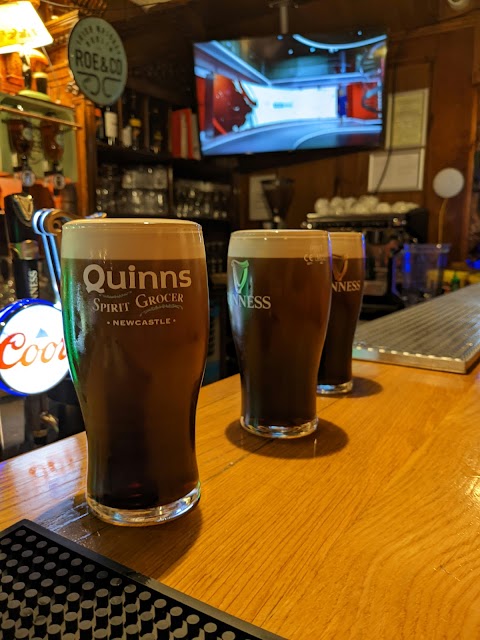 Quinns Bar